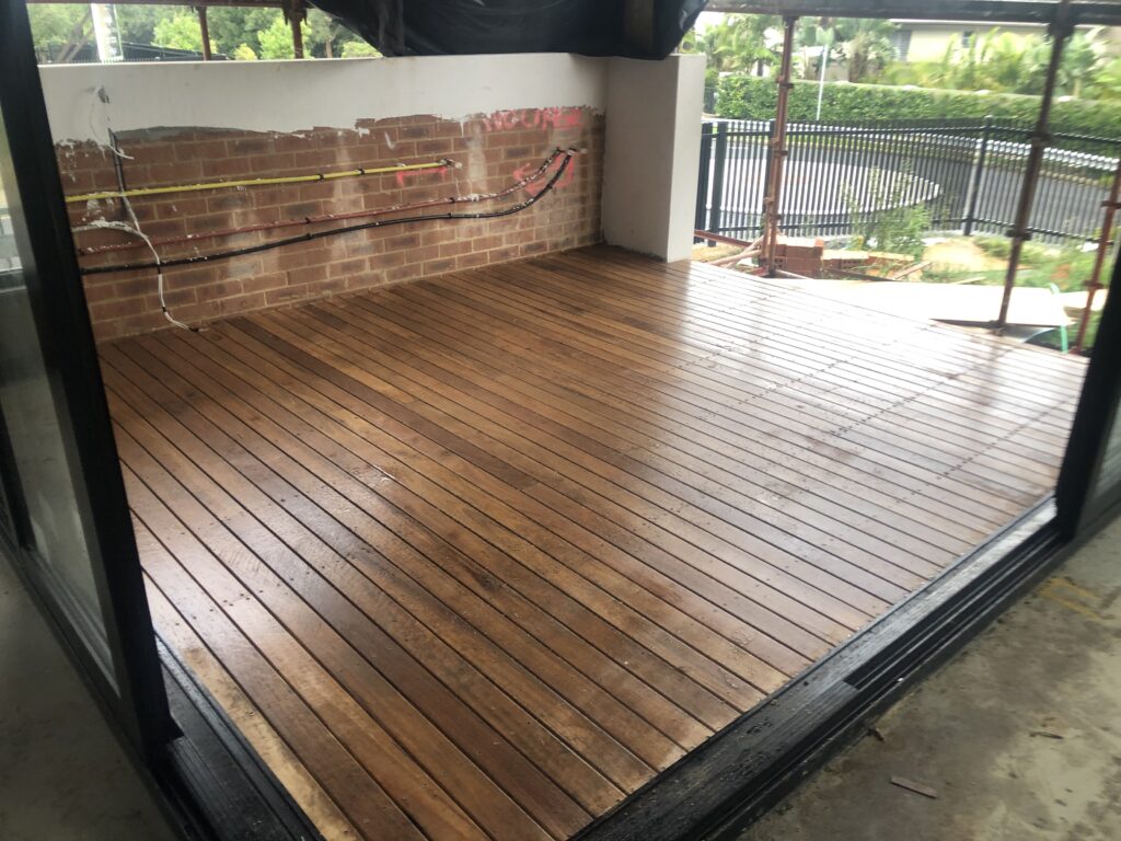 NEW DECKING NEW DECKING
