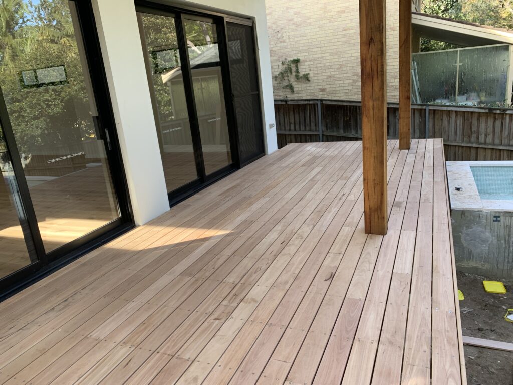 NEW DECKING NEW DECKING